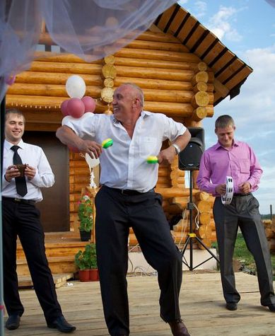 Деревенская свадьба в России и на Западе: найди 10 отличий